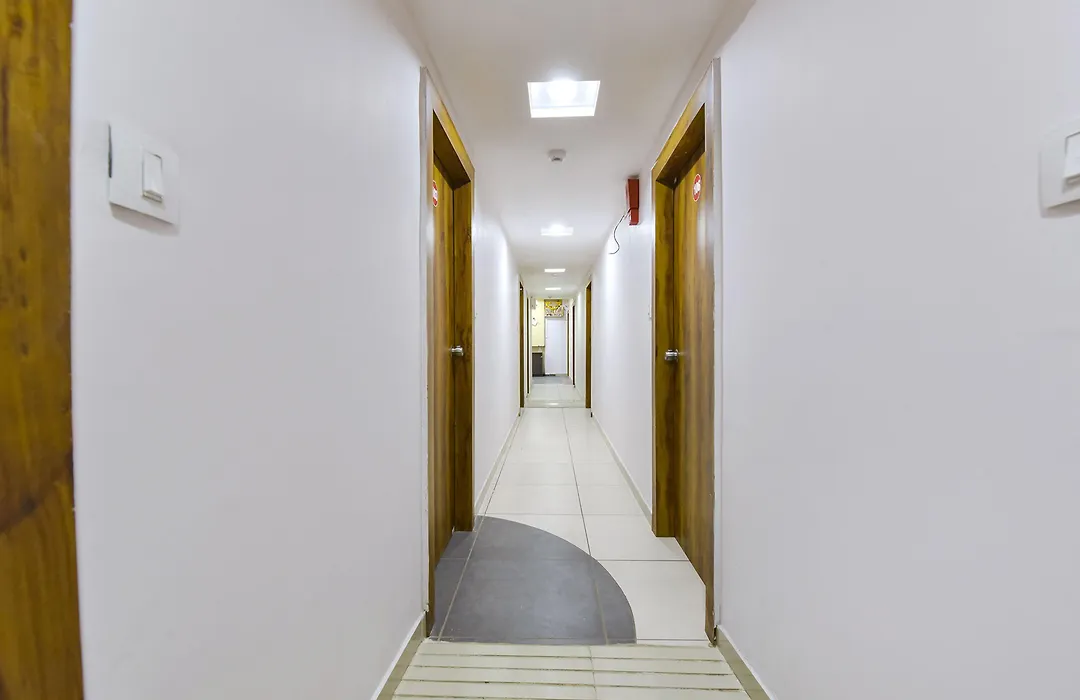 Fabhotel Star-1