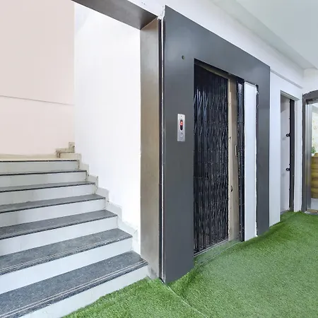Fabhotel Star-2